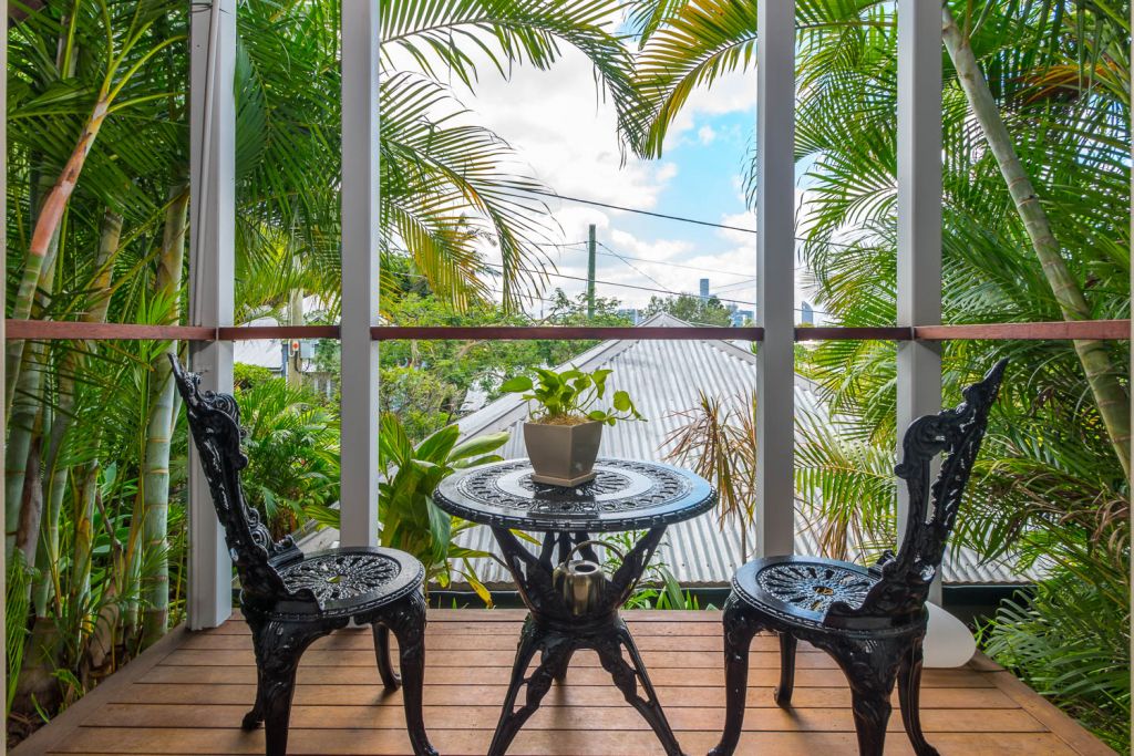 Airbnb Hosting Brisbane 68 Alma Street 4